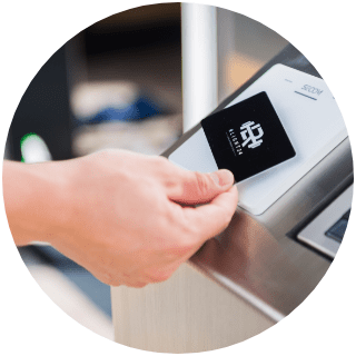 カード認証による安心のセキュリティ