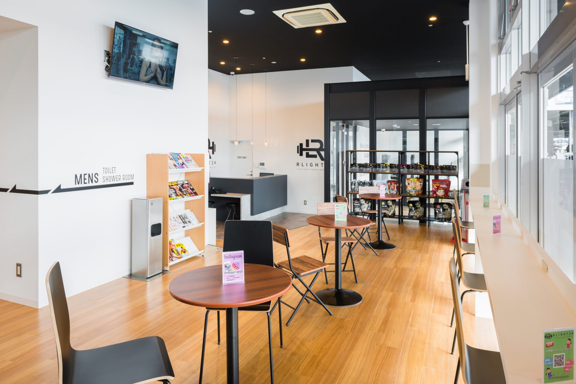 ドリンク／フードラウンジ